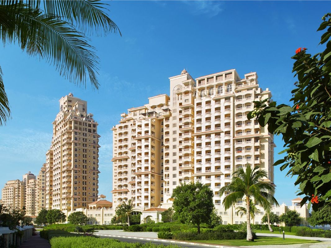buy apartment in Ras Al Khaimah – Al Hamra Village Exterior View (1)